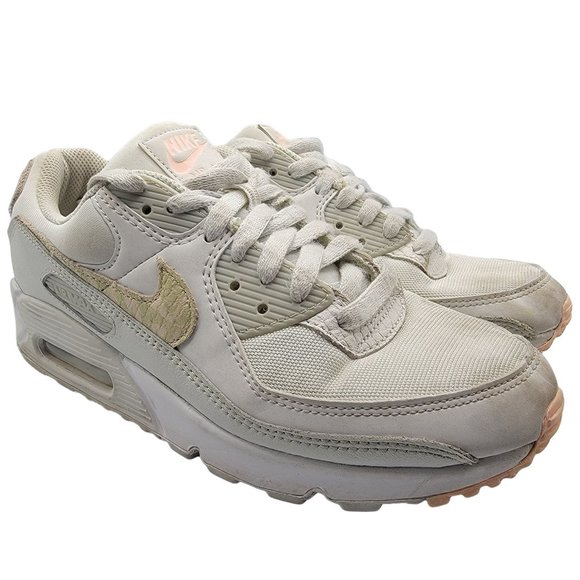 Nike Air Max 90 SE Womens Size 8.5 Shoes Summit White Light Bone CV8824-100